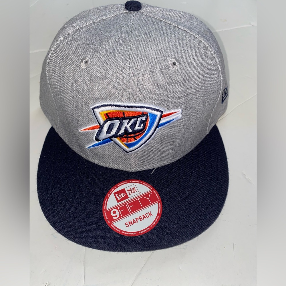 NEW ERA OKC THUNDER TWO TONE 9FIFTY HAT GRAY / BLACK SNAPBACK NWT